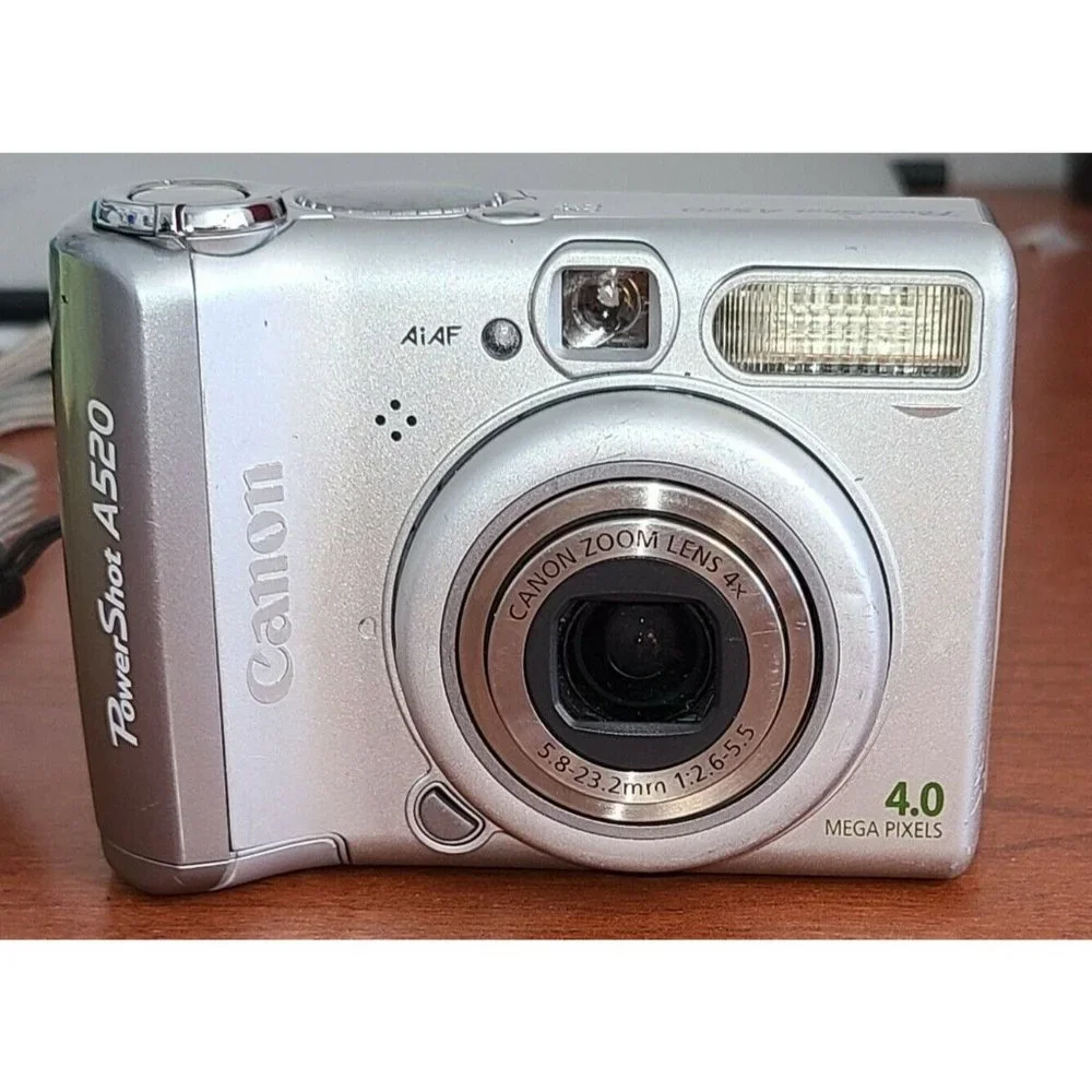 Canon PowerShot A520 4.0MP Digital Camera Silver Model PC1106 W/ Case Untested